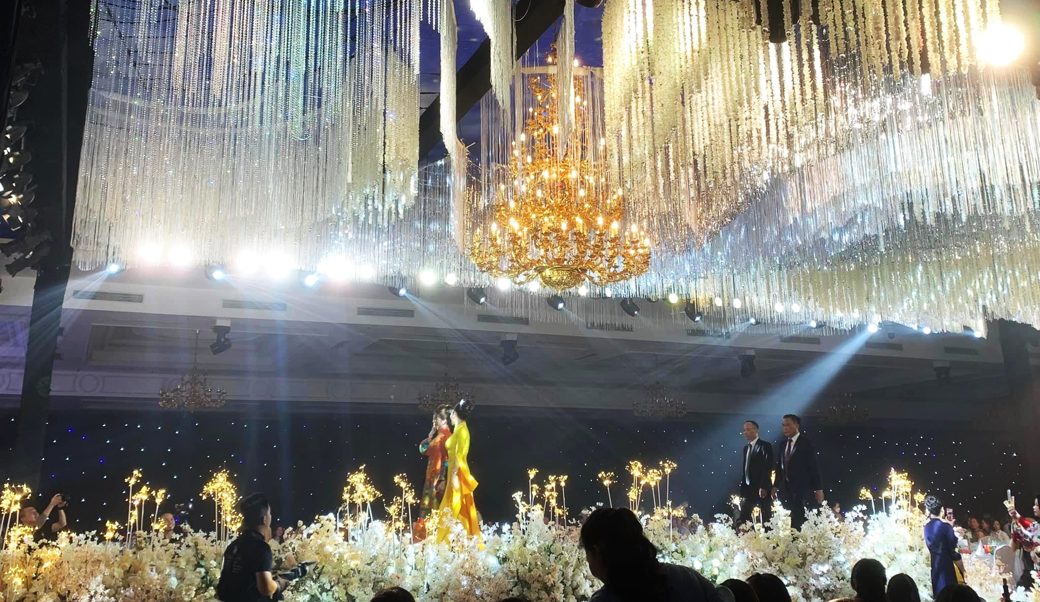 Trung tâm hội nghị - tiệc cưới Sapphire palace